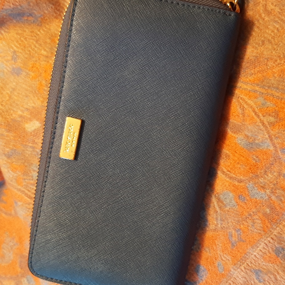 Kate Spade Wallet - Picture 5 of 7